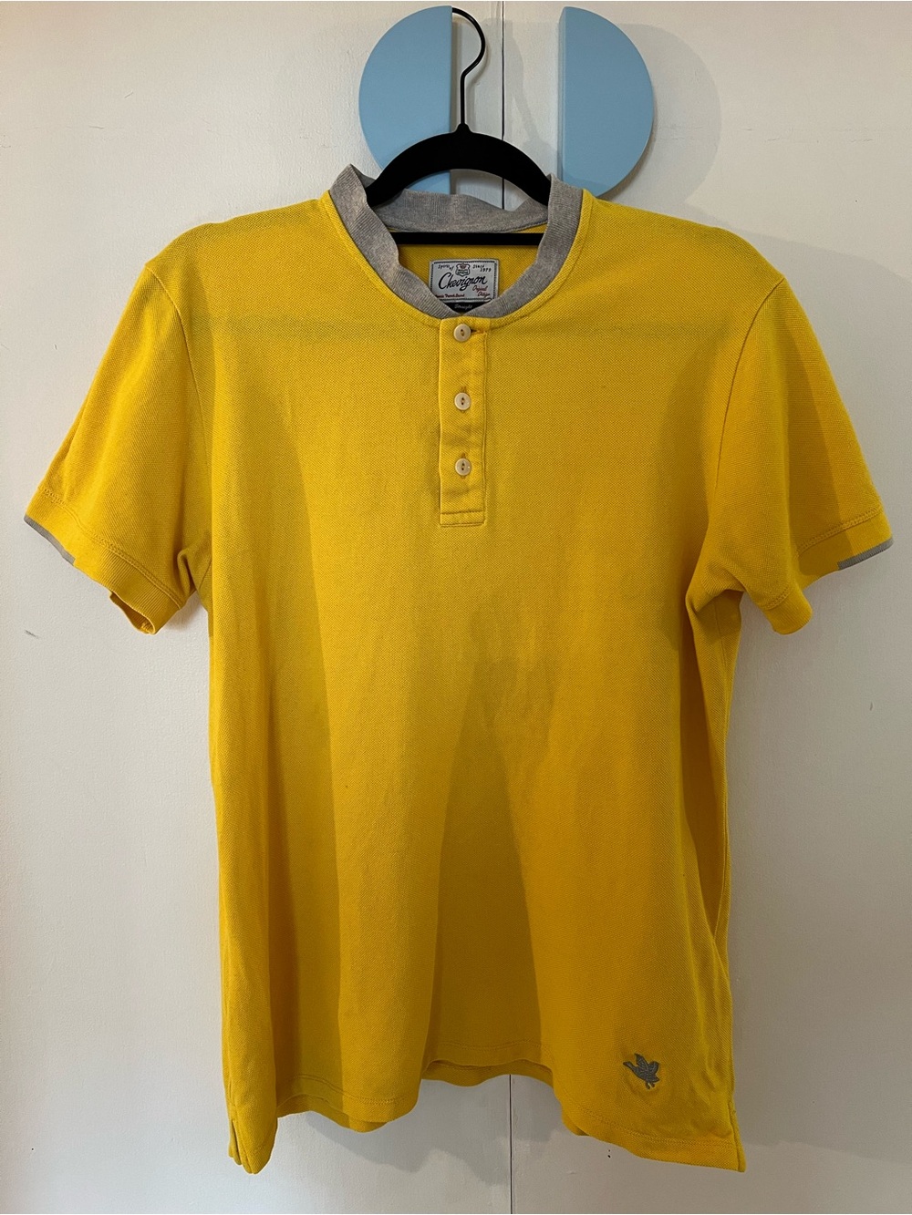 Chevignon Men's Yellow Short-Sleeve Bomber Collar Polo with Contrast Collar